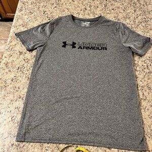 New Under Armour youth Heather Gray heat gear Tee shirt